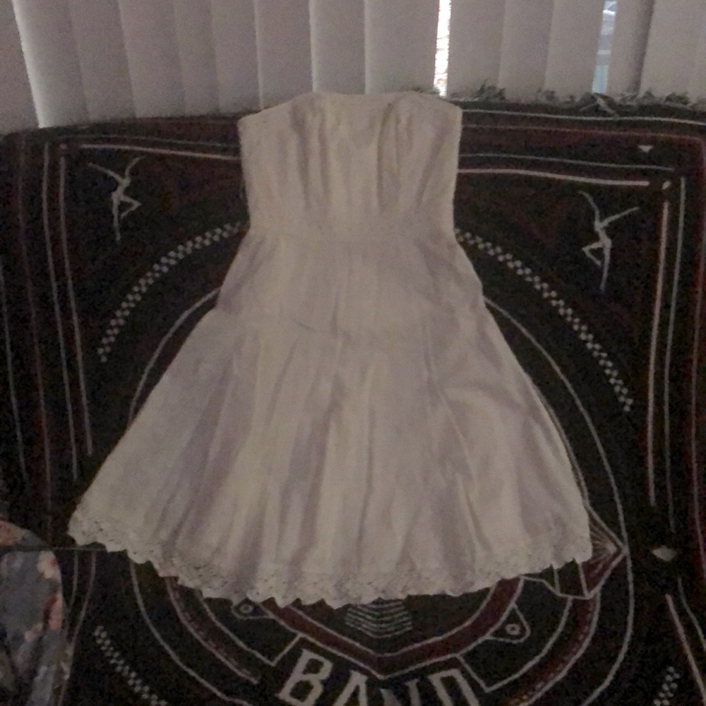Size 0 cream strapless dress
